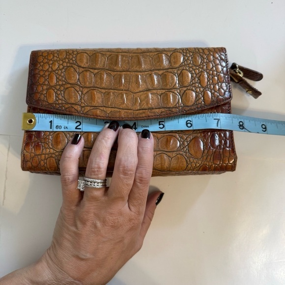 Brahmin Tan Brown Crocodile Embossed Vintage Bifold Purse Bag Clutch Wallet - Picture 11 of 11